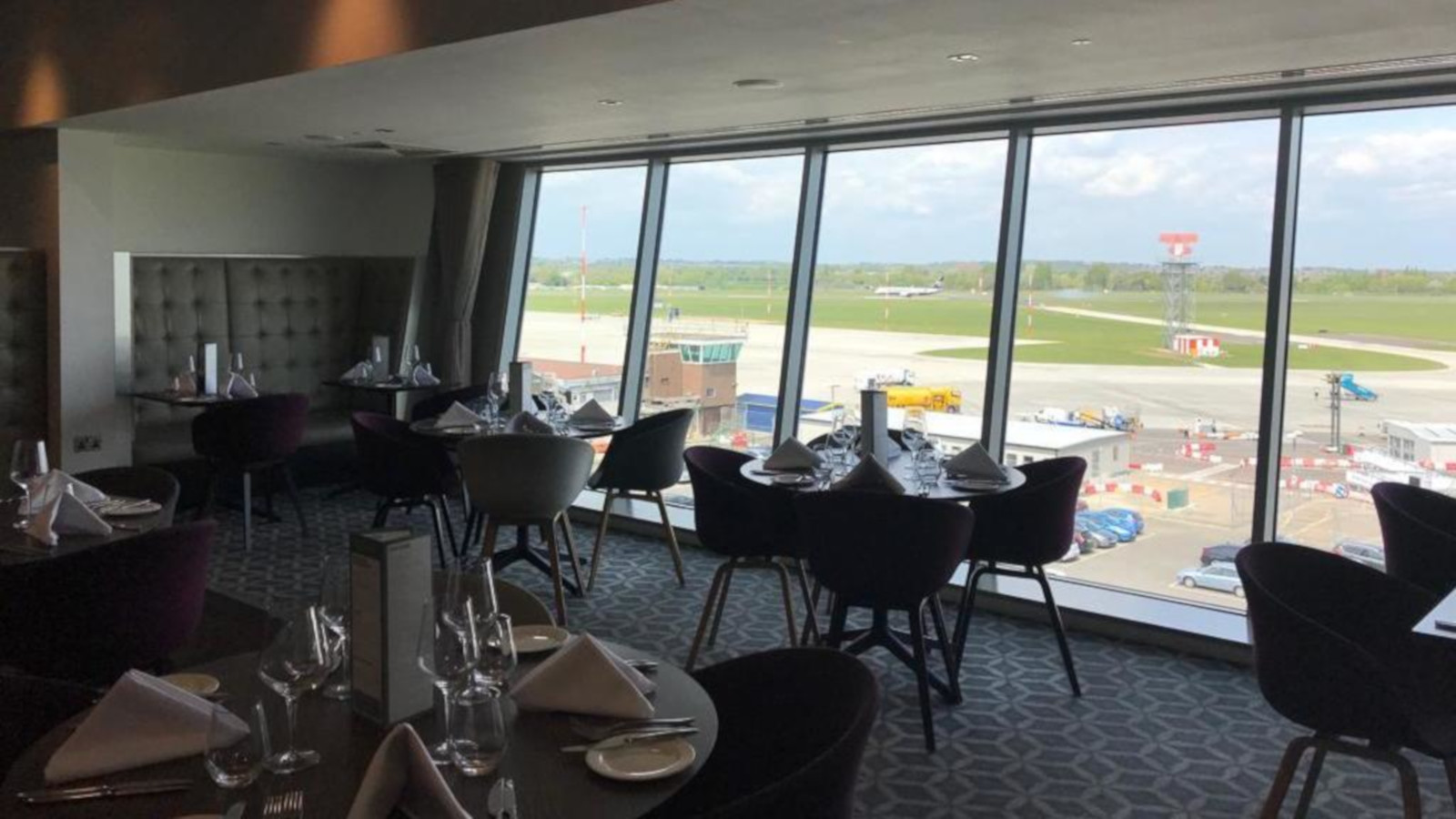 Holiday Inn Southend restaurant with view of airport